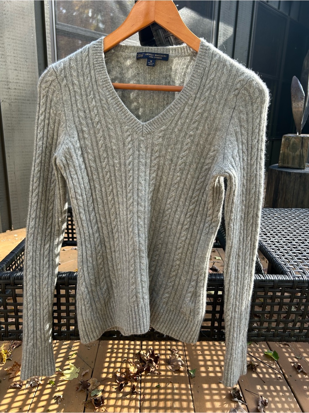 Brooks Brothers “346” pure cashmere Light Gray Cable Knit V-Neck women’s Sweater
